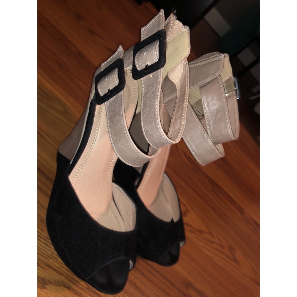 Wedges Black & Tan